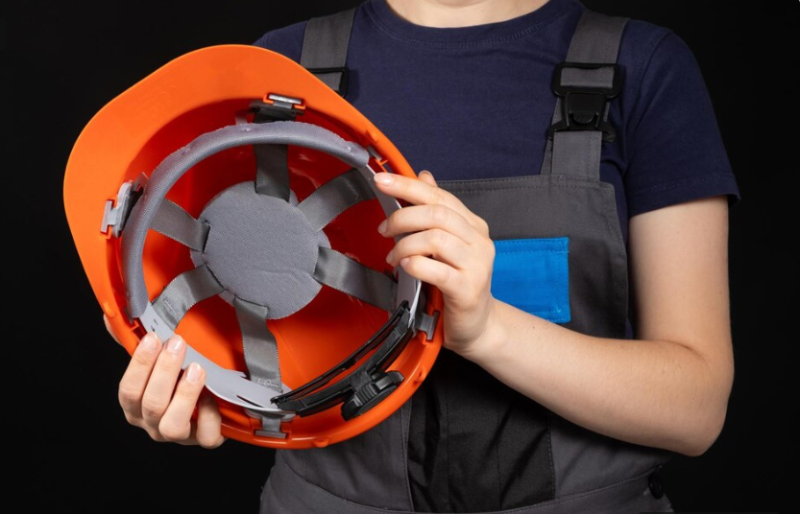 Каски с храповым механизмом: как повысить эффективность СИЗ и сократить затраты