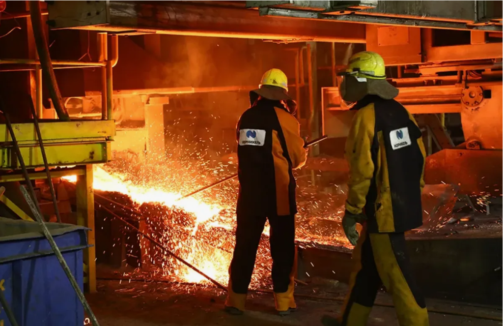 nornikel_specodejda.png nornikel_specodejda.png